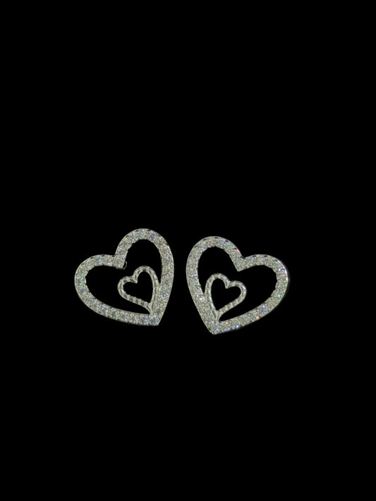 Aros corazón pegados