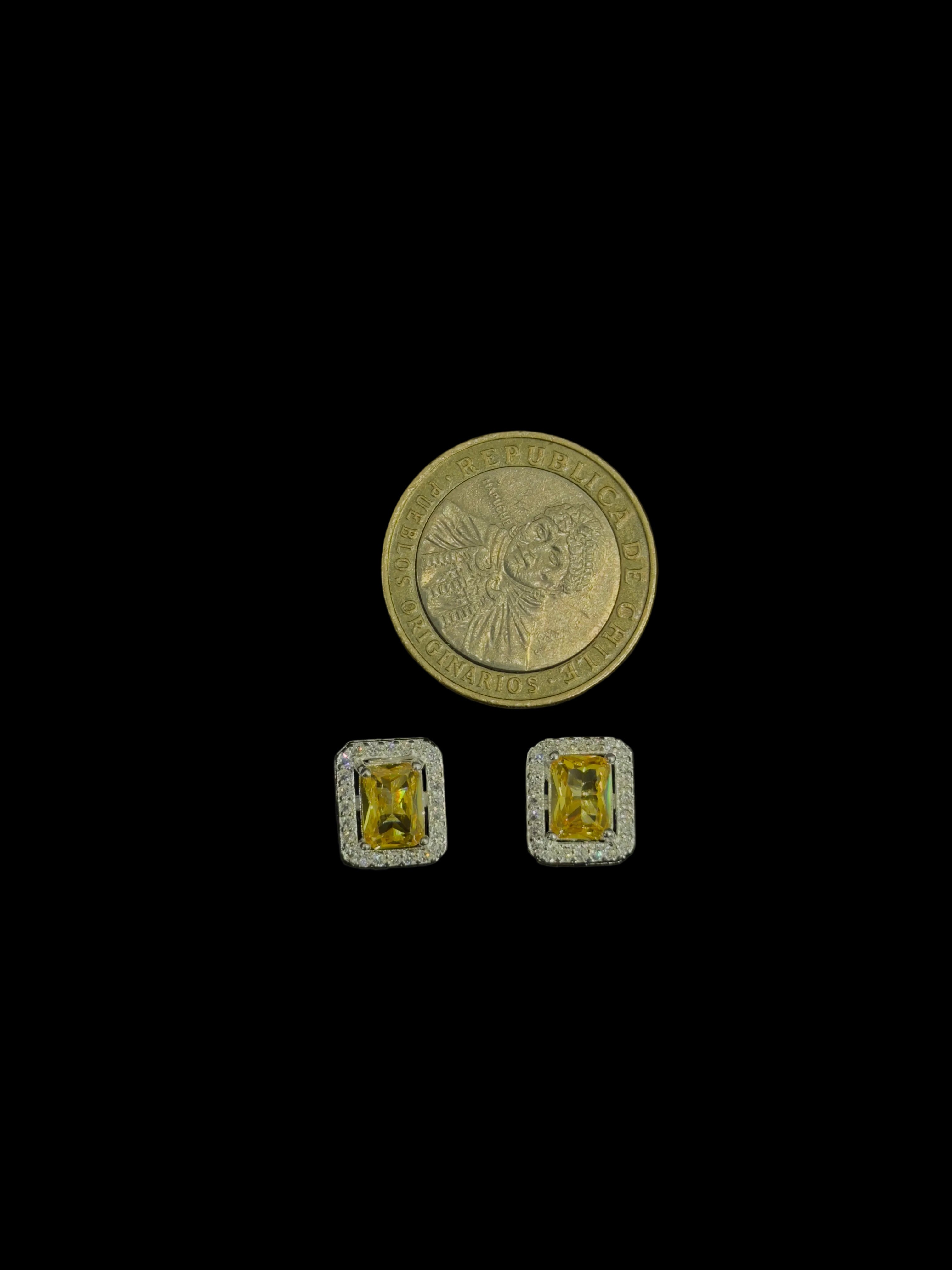 Aritos de circon amarillo